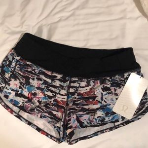 Lululemon shorts size 6